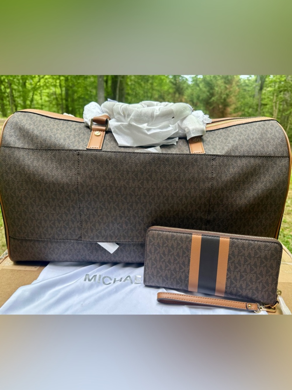 Michael Kors Brown & Black Stripe Bedford XLTravel Duffle & Matching wristlet - Picture 2 of 16